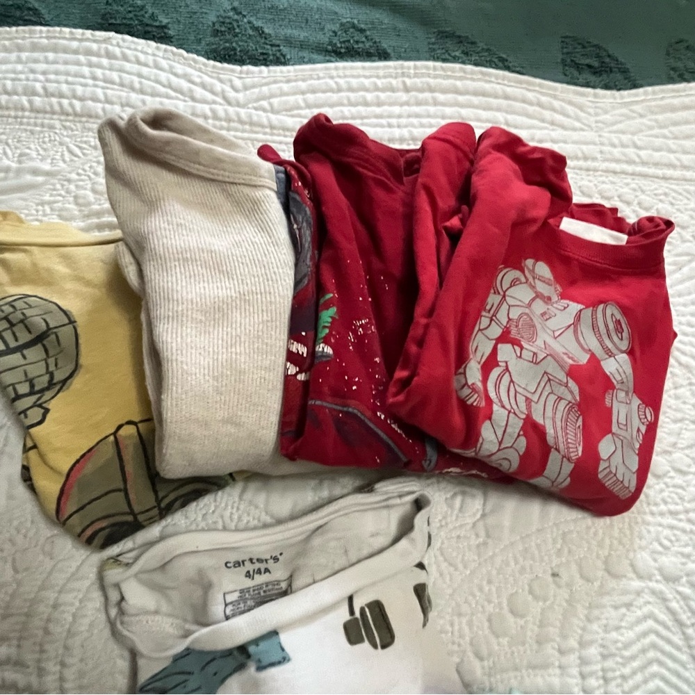 Boys 4T - 4/5 Lot Clothes Bundle Shirts Pants Shorts Pajamas Button Up Play - Picture 5 of 9